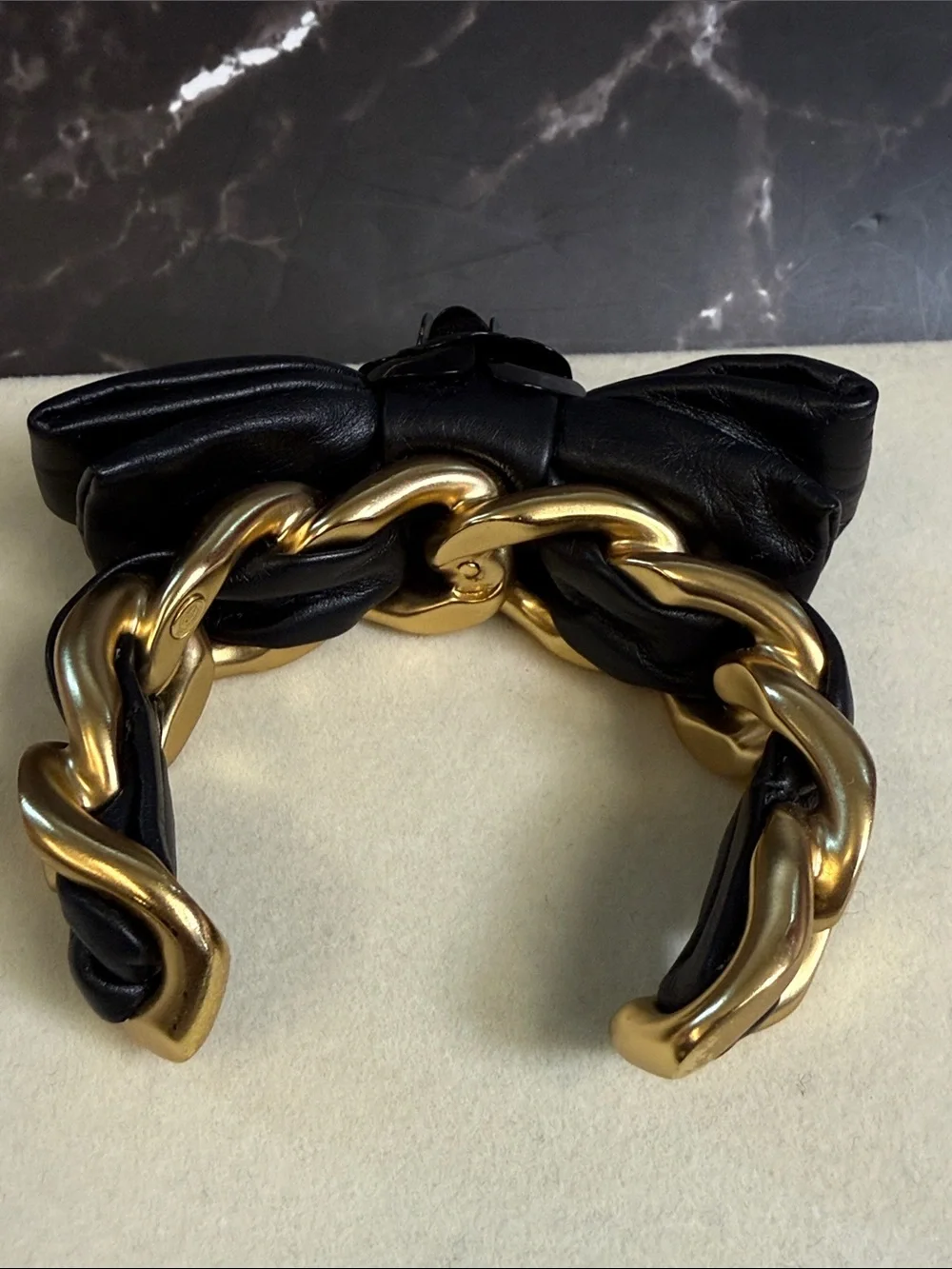 CHANEL Runway Black Leather Bow Bracelet with Gold Chain 2020 Autumn